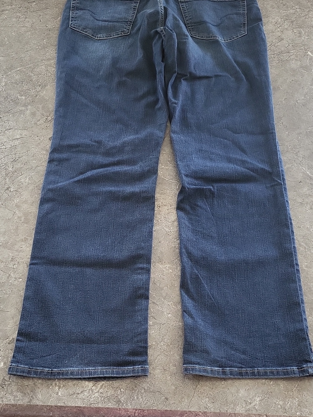 Levi's Signature Mid Rise Straight Jeans - Picture 4 of 6